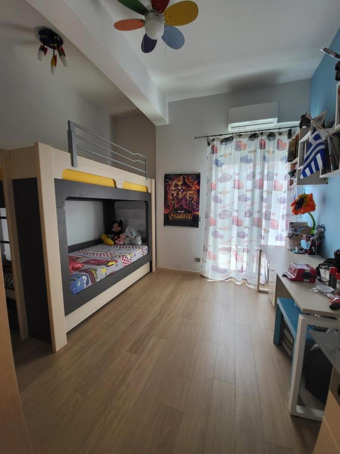 Cozy Apartment In Front Of The Park Афины Экстерьер фото